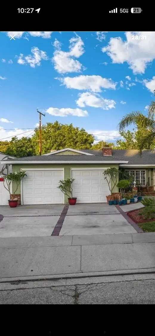 1BEDROOM AND 1BATHROOM AVAILABLE