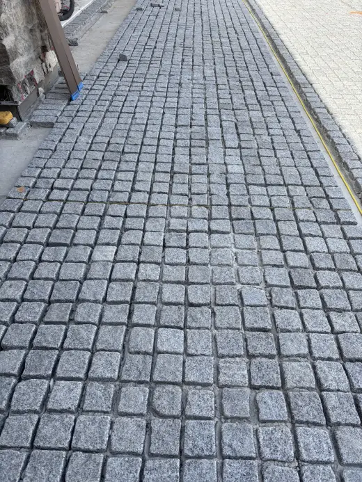 Trabajos de piedra: muros de retención, paredes y driveways decorados al gusto.