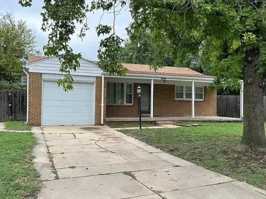 Very nice 3 bedroom home with 2 bath