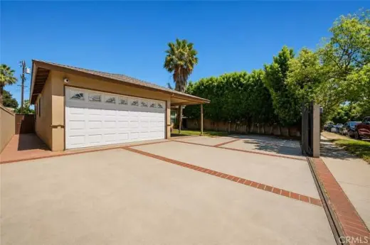 Casa luminosa de 3 dormitorios y 2 baños en North Hollywood