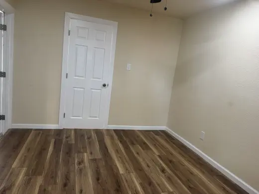 Room for rent private entrance with private bathroom