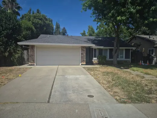 this adorable cozy 3 bedroom 2 bath home