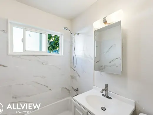 Modern Bathroom