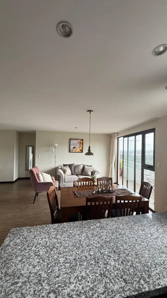 Apartamento en Renta amueblado en Zona 15