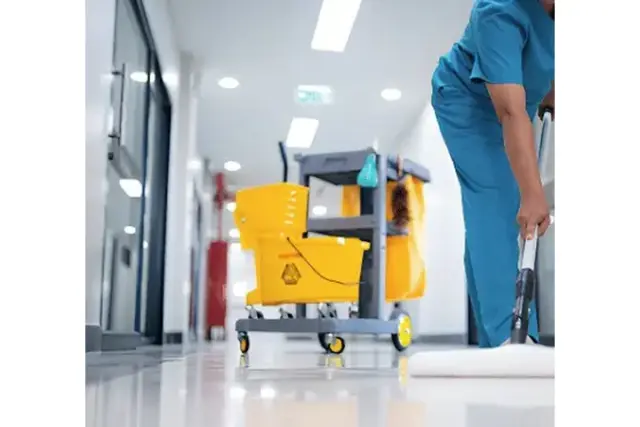 M&M CLEANING SOLICITA PERSONAL
