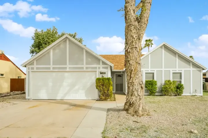 Stunning Spacious Unit