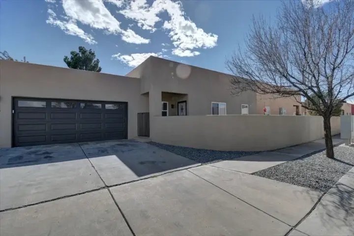 Casa de 2 dormitorios disponible para alquilar – Albuquerque, NM