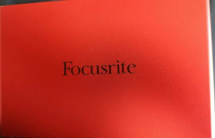 Interfaz Focusrite Scarlett 4i4 4th gen