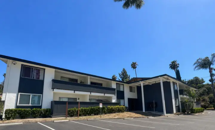 1 Bed 1 bath Apt in Riverside