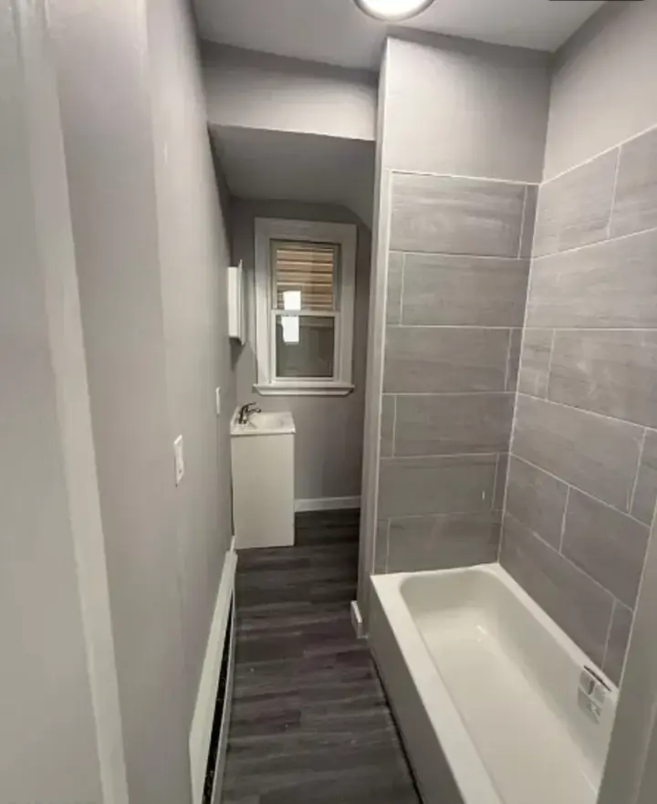 Stylish Apartment Ready for Move-In