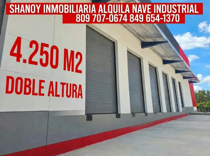 Alquilo Nave de 4250 m2 próximo Autopista Duarte