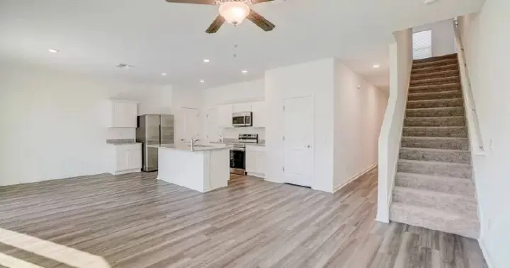38459 Colwell Ct, Dade City, FL 33525