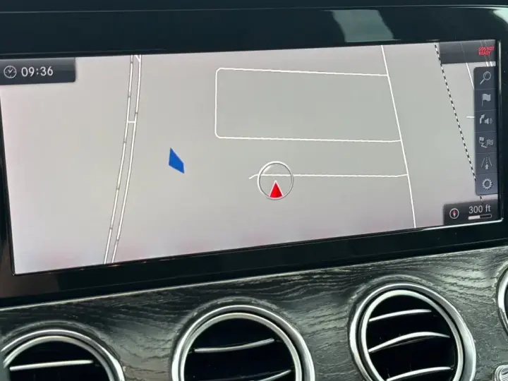 Clase E Mercedes-Benz 2018 E 300 4dr Sedán