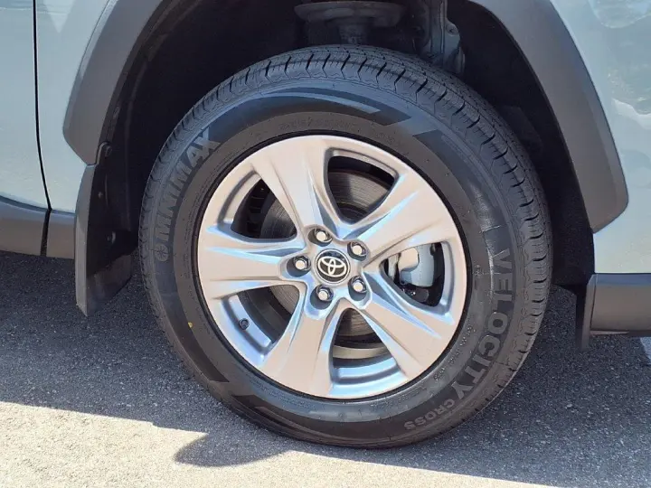 Toyota RAV4 Hybrid 2022 TRÁNSITO AWD XLE 4p SUV