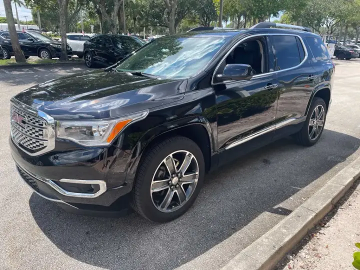 GMC Acadia 2018 Denali 4p SUV