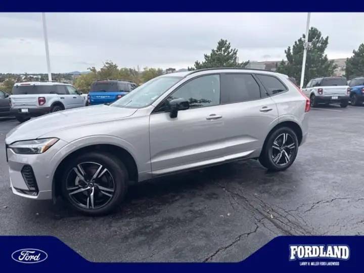 Volvo XC60 2022 AWD B5 R-Design 4dr SUV