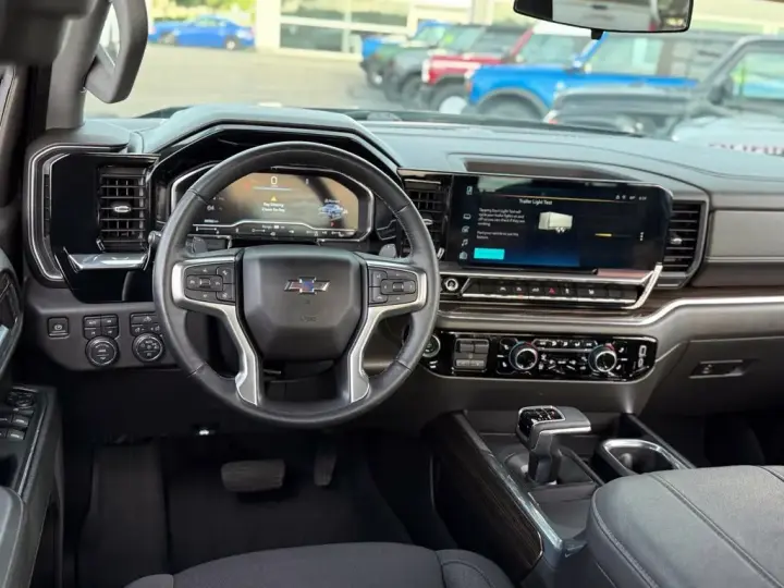 Chevrolet Silverado 1500 2023 4x4 RST 4puerta Crew Cab 5.8 ft. SB