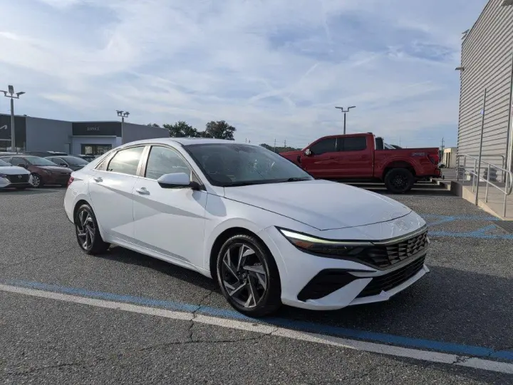 Hyundai ELANTRA 2025 SEL Conveniencia 4p Sedán