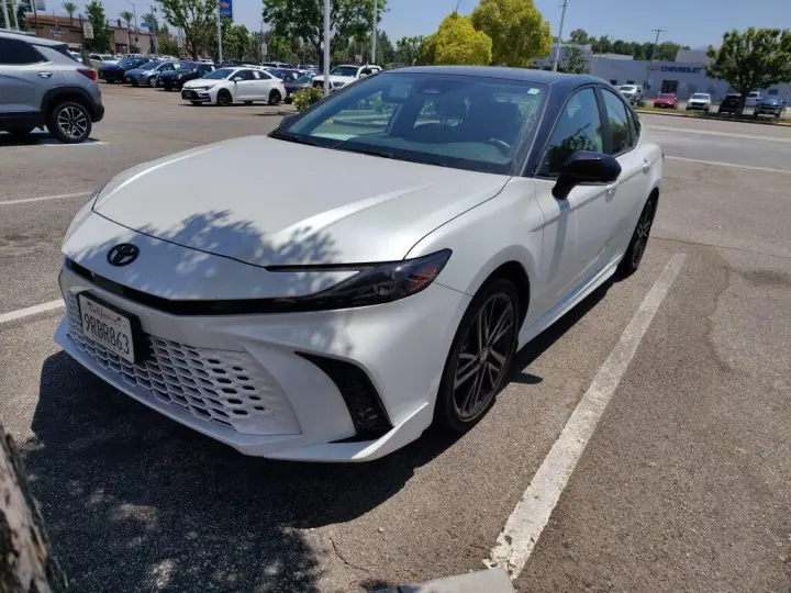 Toyota Camry 2025 AWD SE 4p Sedan