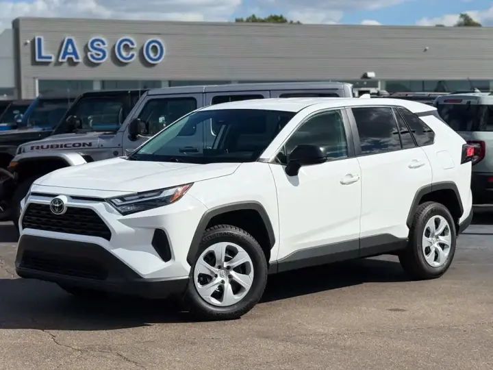 Toyota RAV4 2025 LE 4dr SUV
