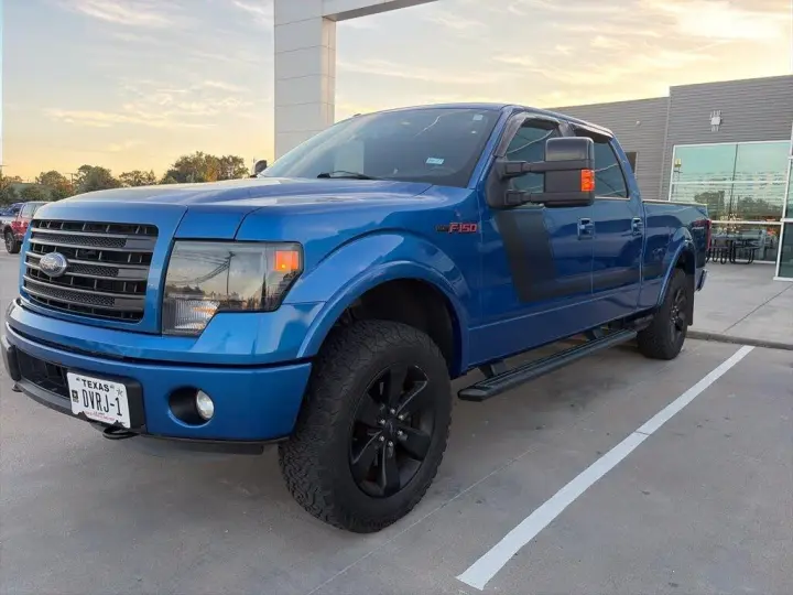 Ford F-150 2014 4x4 FX4 4p SuperCrew Estilo lateral 5.5 ft. CB