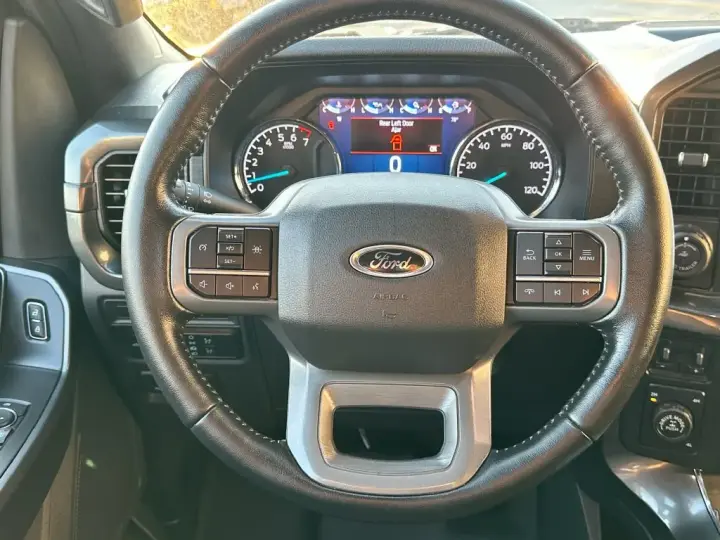 Ford F-150 2022 4x4 XLT 4p SuperCrew 5.5 ft. CB