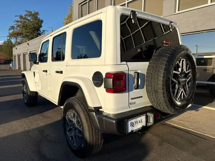 2025 Jeep Wrangler 4-Door Sahara 4x4