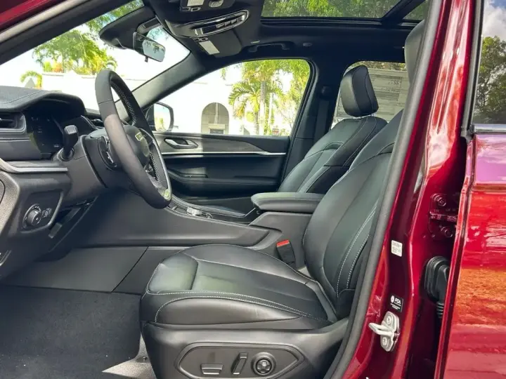 Jeep Grand Cherokee 2025 4x2 Limited 4dr SUV