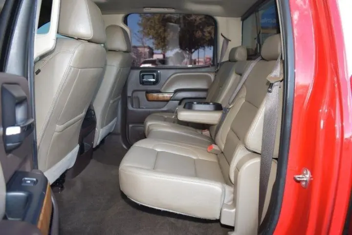 GMC Sierra 1500 4WD, 4 puertas, 2017, SLT, longitud de carrocería 143,5"