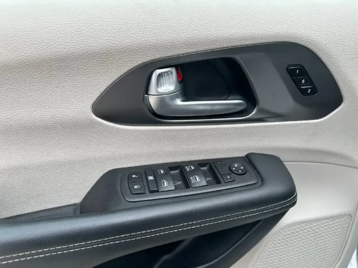 Chrysler Pacifica 2024 Touring L 4dr Mini-Van