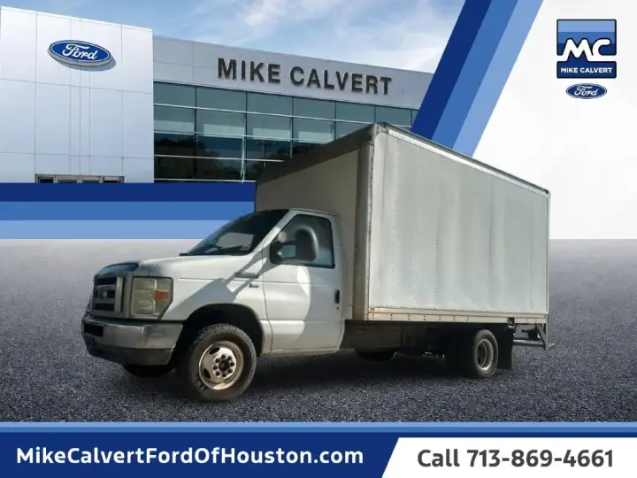 Ford E-Series 2011 E-350 SD 2dr 138 in. WB DRW Chasis Corto