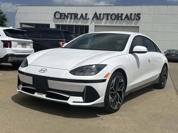 Hyundai IONIQ 6 2024 SEL 4p Sedan