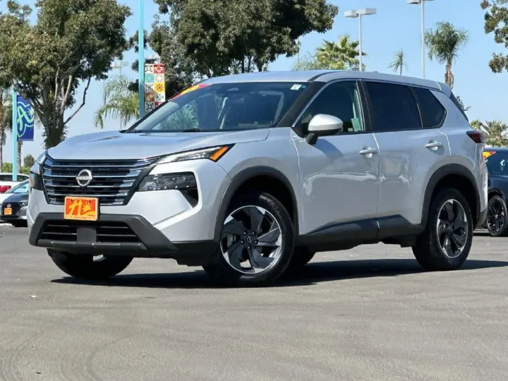 Nissan Rogue 2025 SV 4p Crossover