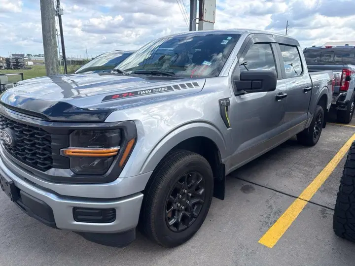 Ford F-150 2025 4x2 STX 4dr SuperCrew 5.5 ft. SB