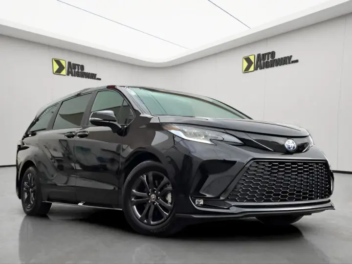 2025 Toyota SIENNA