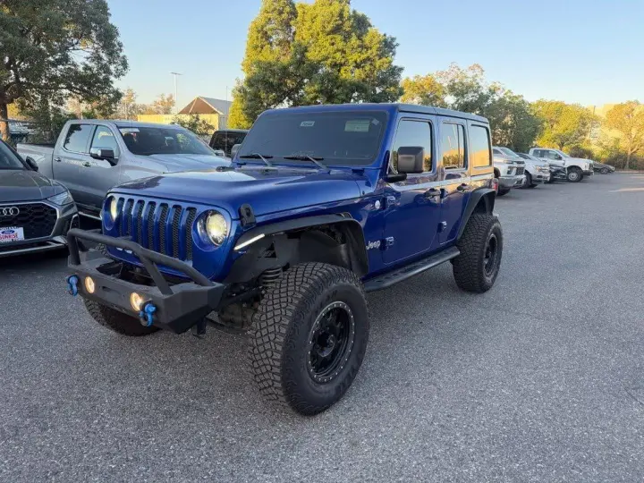 Jeep Wrangler Unlimited 2018 4x4 Deportivo 4dr SUV (lanzamiento a mitad de año)