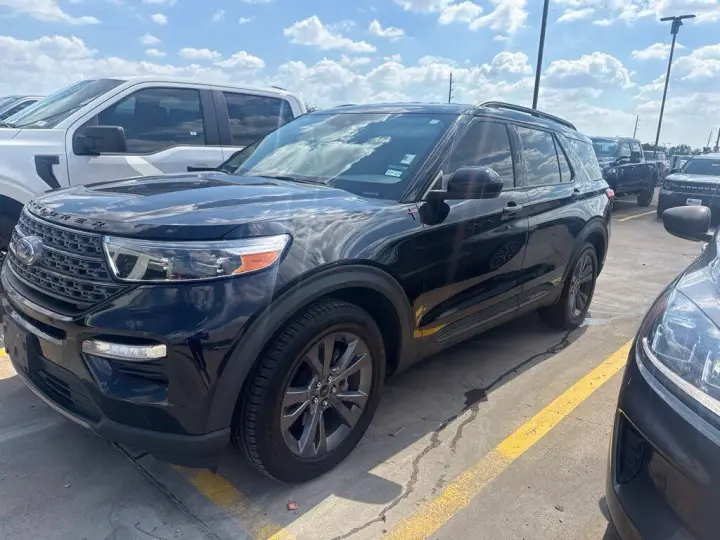 Ford Explorer 2023 XLT 4x4 SUV