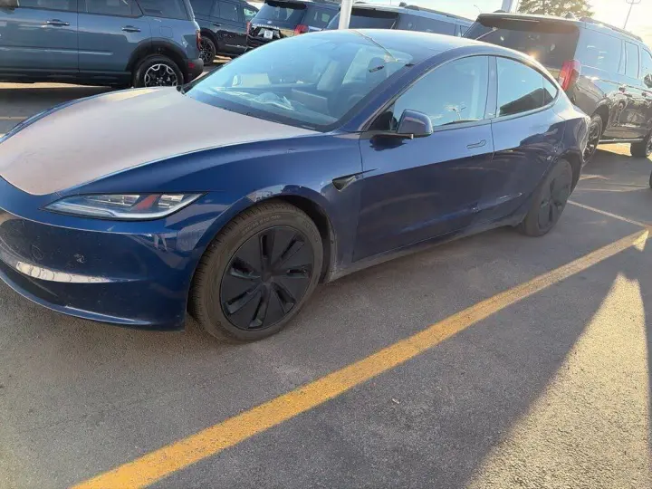 Tesla Model 3 2024 AWD Long Range 4dr Sedán