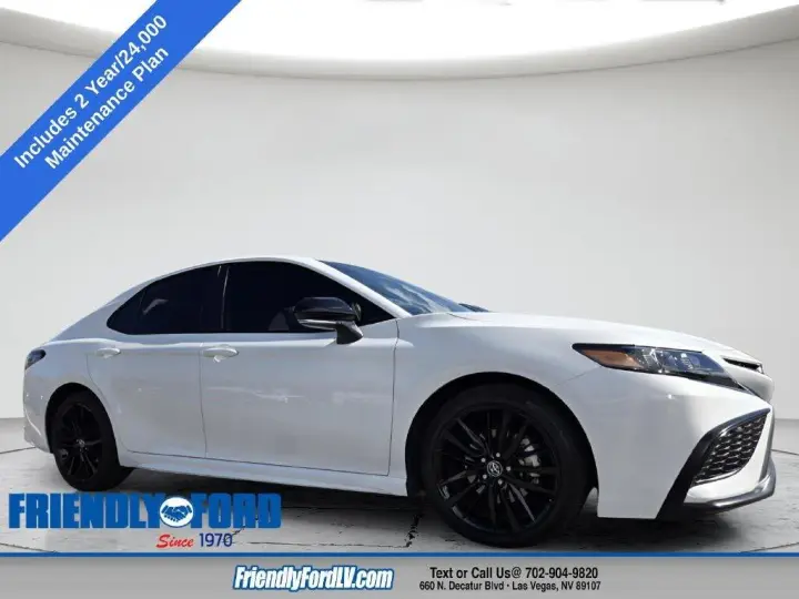Toyota Camry 2023 SE Sedán 4 puertas