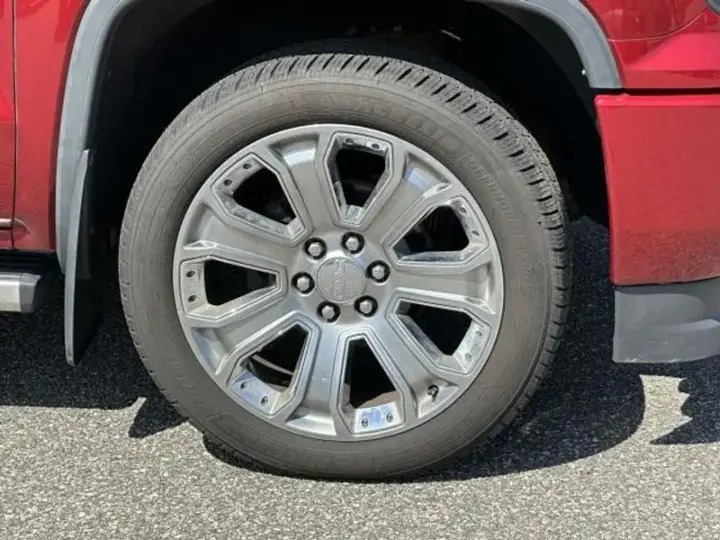 GMC Sierra 1500 2018 4x4 Denali Cabina Crew 4 puertas 5.8 ft. SB