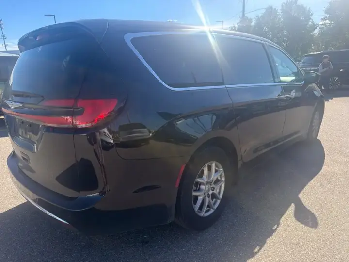 Chrysler Pacifica 2025 Select 4dr Mini-Van
