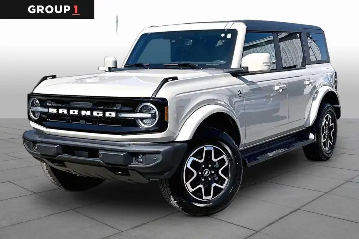 Ford Bronco 2025 4x4 Outer Banks 4 puertas SUV