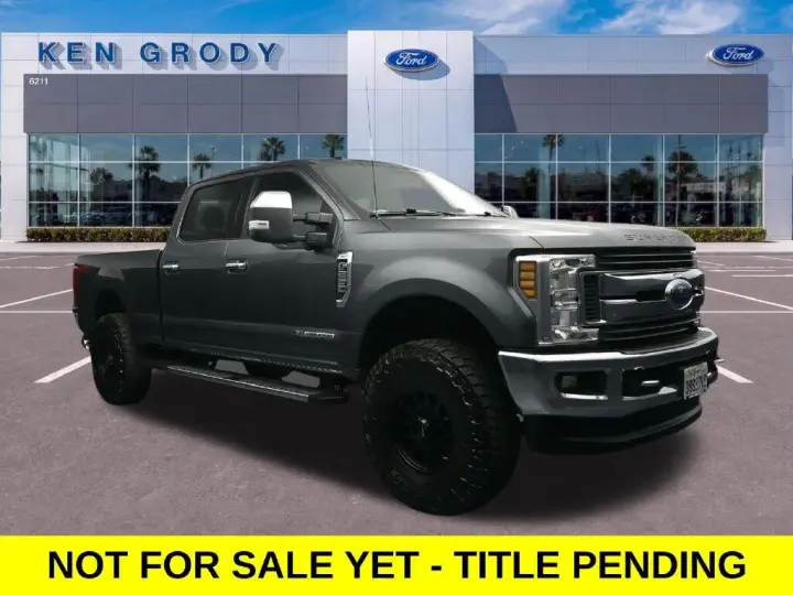 Ford F-250 Super Duty 2019 4x4 XLT 4dr Cabina de tripulación estándar 6.8 ft. SB Pickup