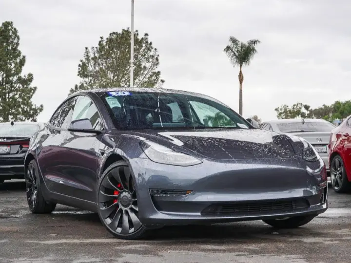 Tesla Model 3 2023 AWD Performance 4dr Sedán