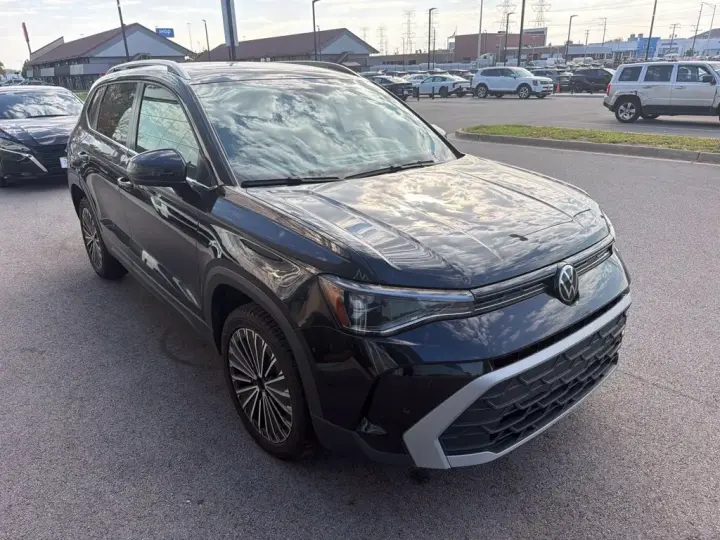 Volkswagen Taos 2025 SE 4dr SUV