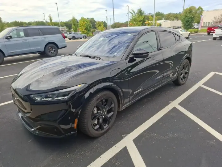 Ford Mustang Mach-E 2023 AWD Premium 4dr SUV