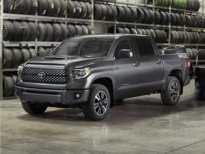 Toyota Tundra 2019 4x4 Platinum 4dr CrewMax Cab Pickup SB (5.7L V8)