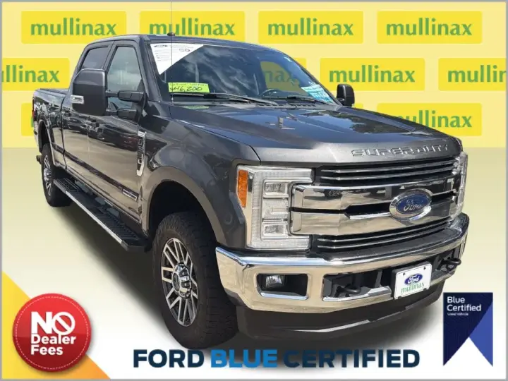 Ford F-350 Super Duty 2018 4x4 Lariat 4p Crew Cab 6.8 ft. SB SRW Camioneta
