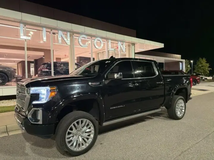 GMC Sierra 1500 2019 4x4 Denali 4dr Crew Cab 5.8 ft. SB