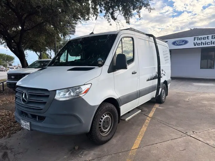 Mercedes-Benz Sprinter 2021 4x2 1500 3 puertas 144 in. TB Furgón de carga